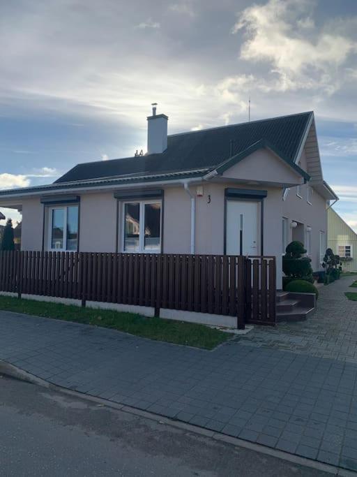 Cozy Apartment In Karmelava Екстер'єр фото