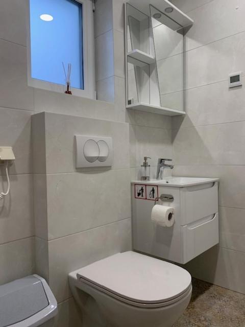 Cozy Apartment In Karmelava Екстер'єр фото